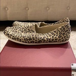 Bobs leopard print women’s flats size 9